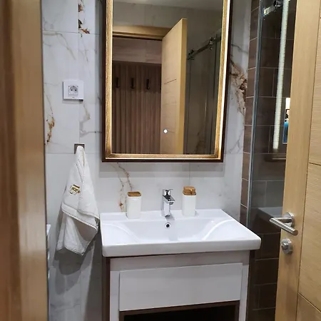 Queen 735 즐라티보