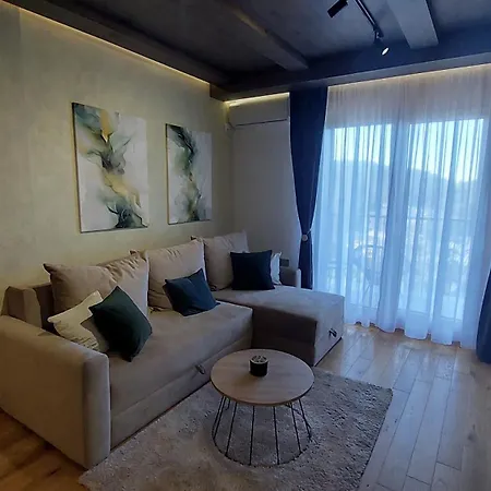 Queen 735 아파트 *