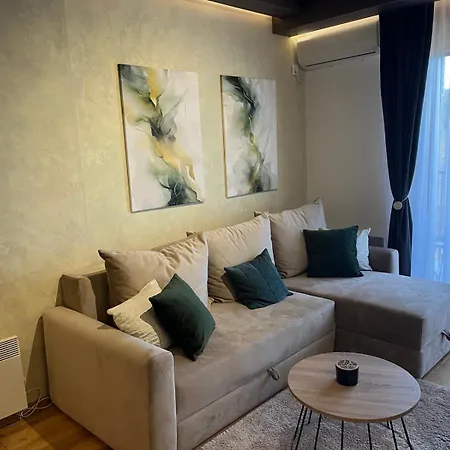 Apartment Queen 735 *