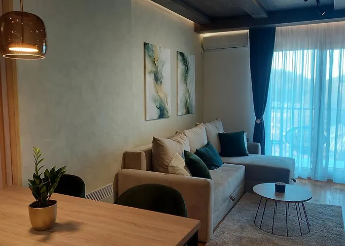 Queen 735 兹拉蒂博尔