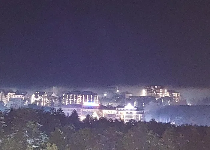 Queen 735 公寓 兹拉蒂博尔