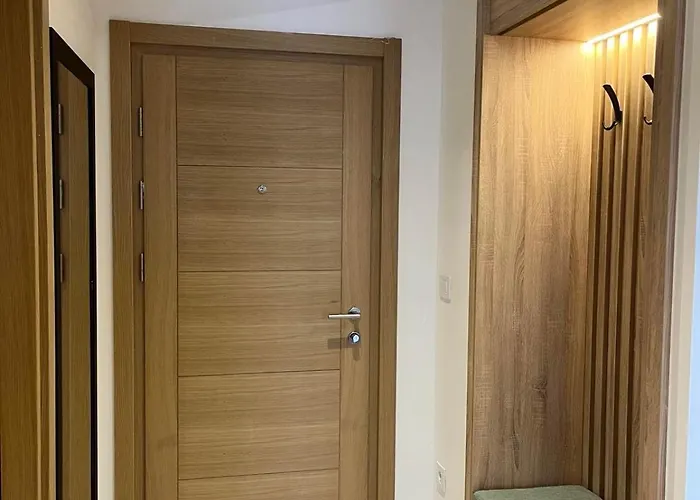 Queen 735 兹拉蒂博尔